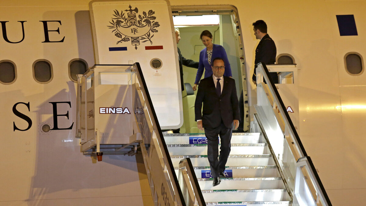 Hollande abre camino en La Habana.