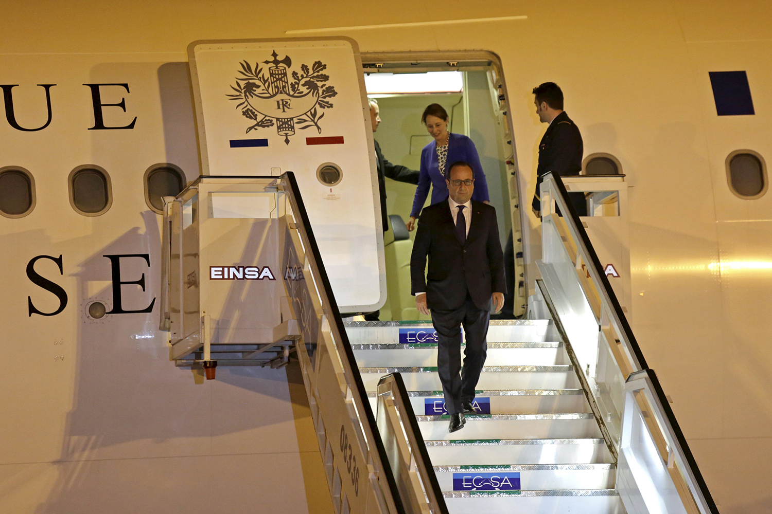 Hollande abre camino en La Habana.