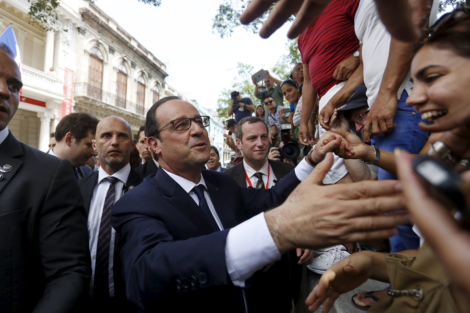 Hollande aboga por el fin del embargo contra Cuba