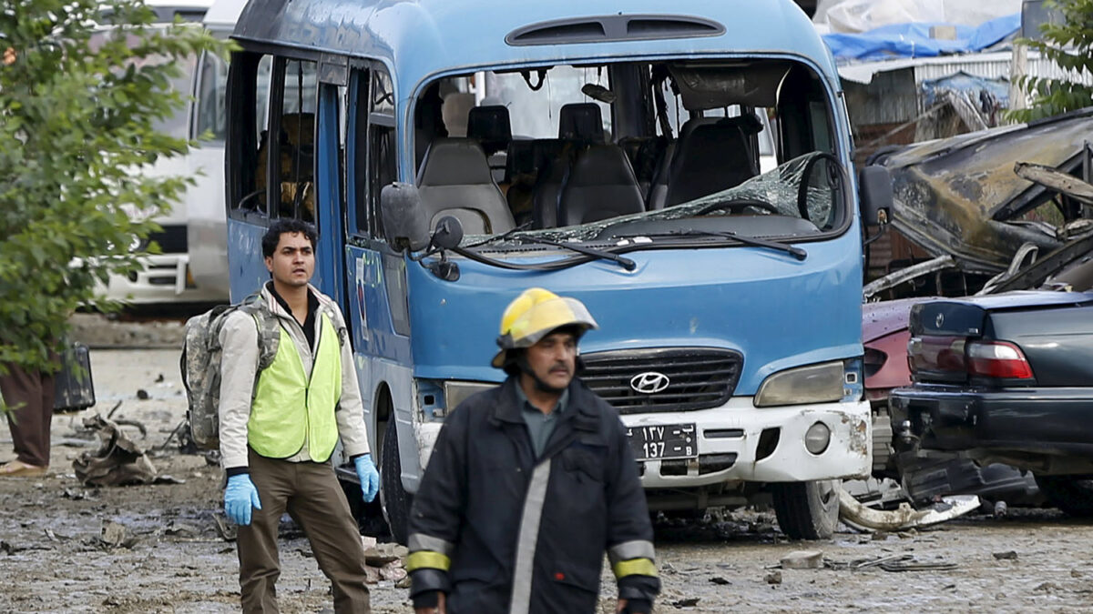 Mueren 13 personas en un atentado talibán en Kabul