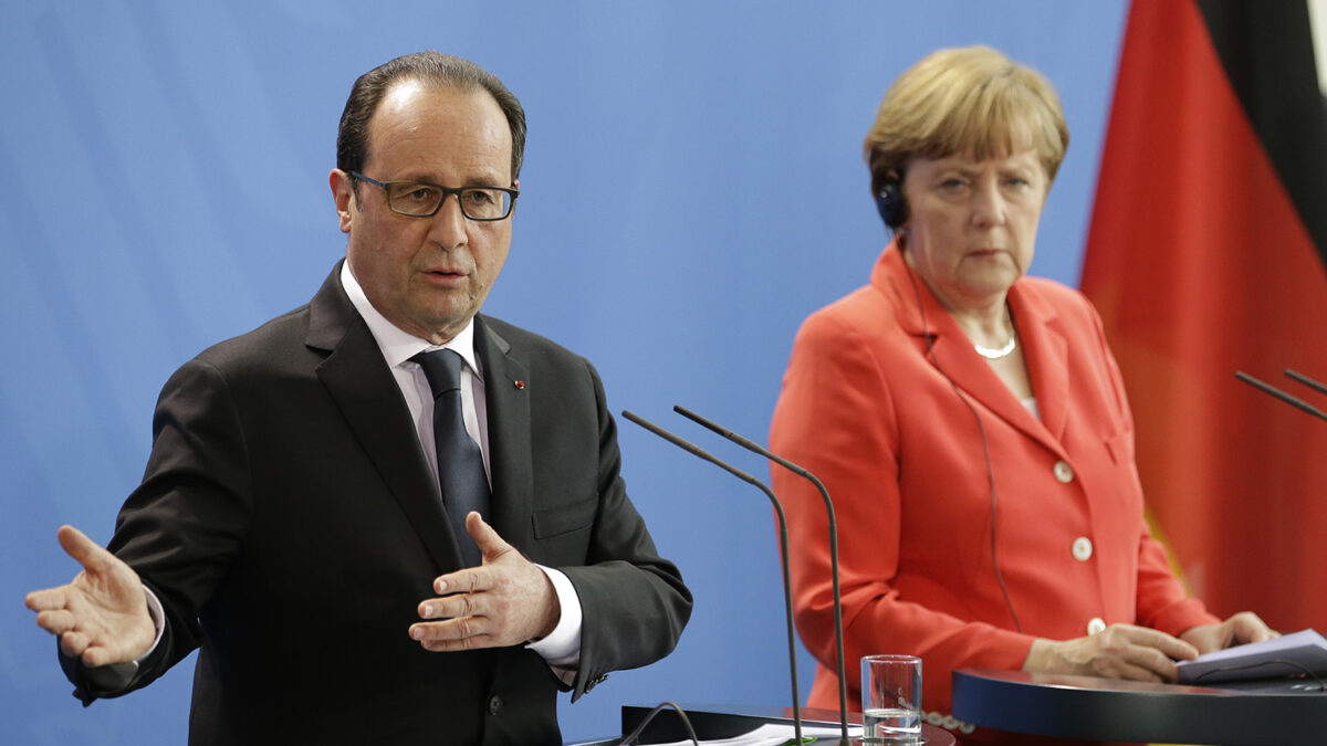 Hollande aboga por expulsar a los refugiados económicos.