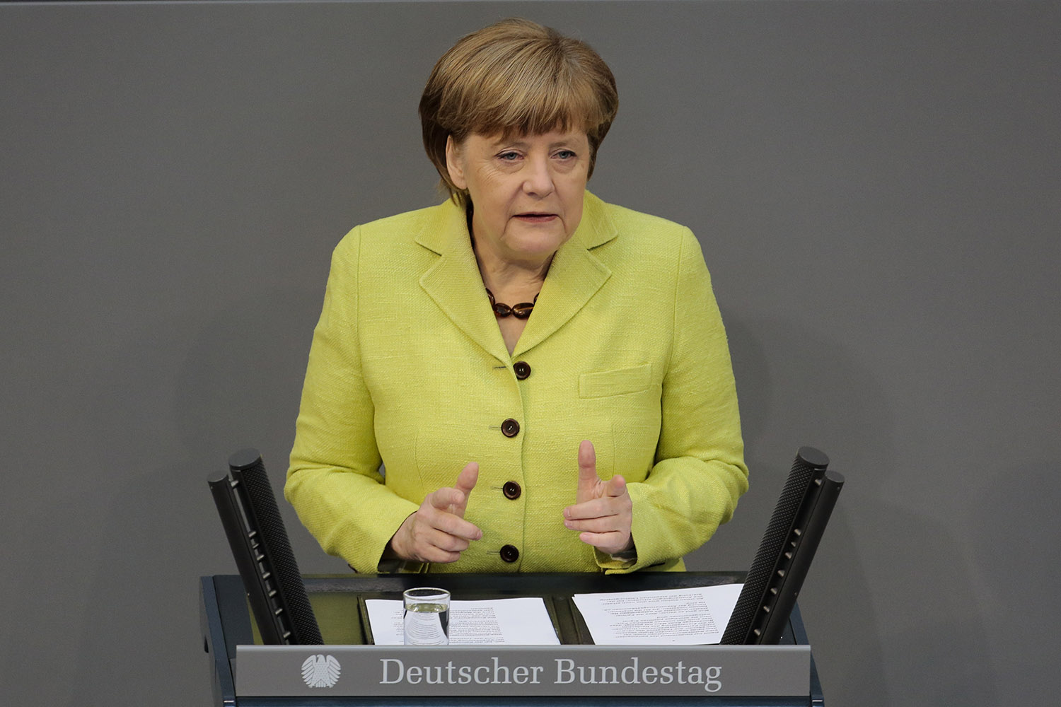 Merkel descarta el retorno de Rusia al G8 por crisis de Ucrania