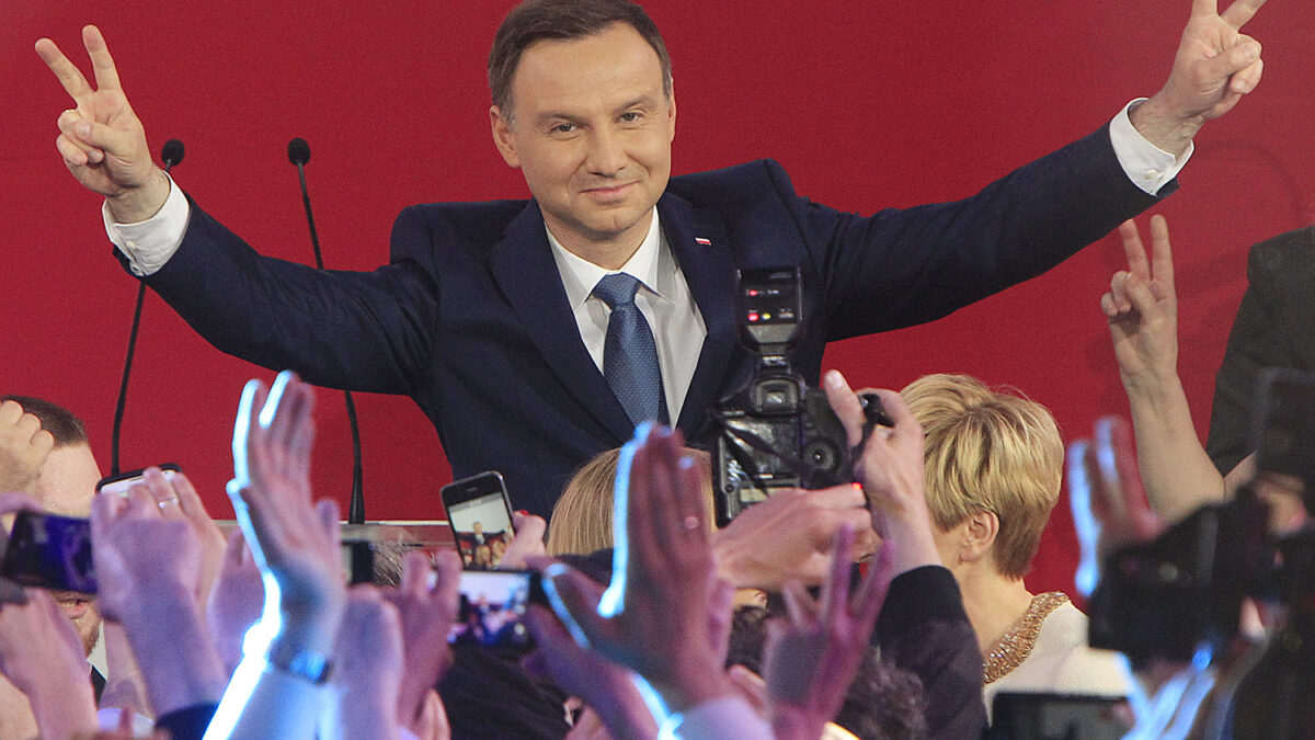 Conservador Duda gana las elecciones presidenciales en Polonia