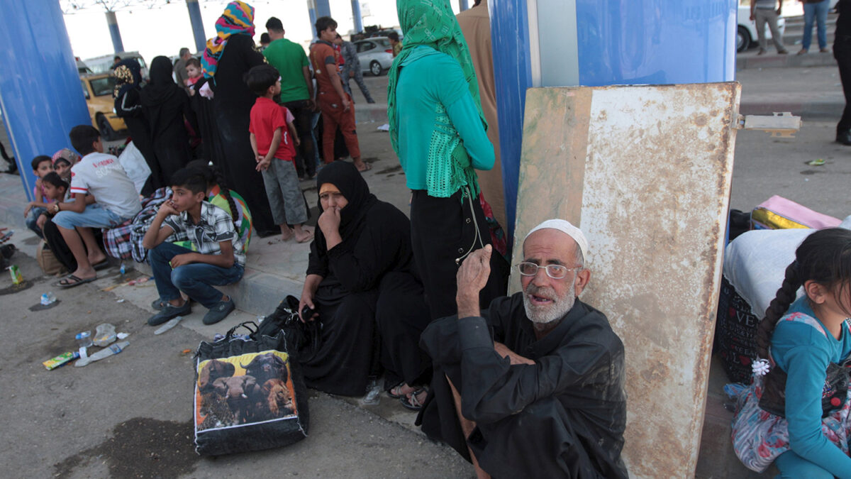 Miles de familias iraquíes huyen de Ramadi.