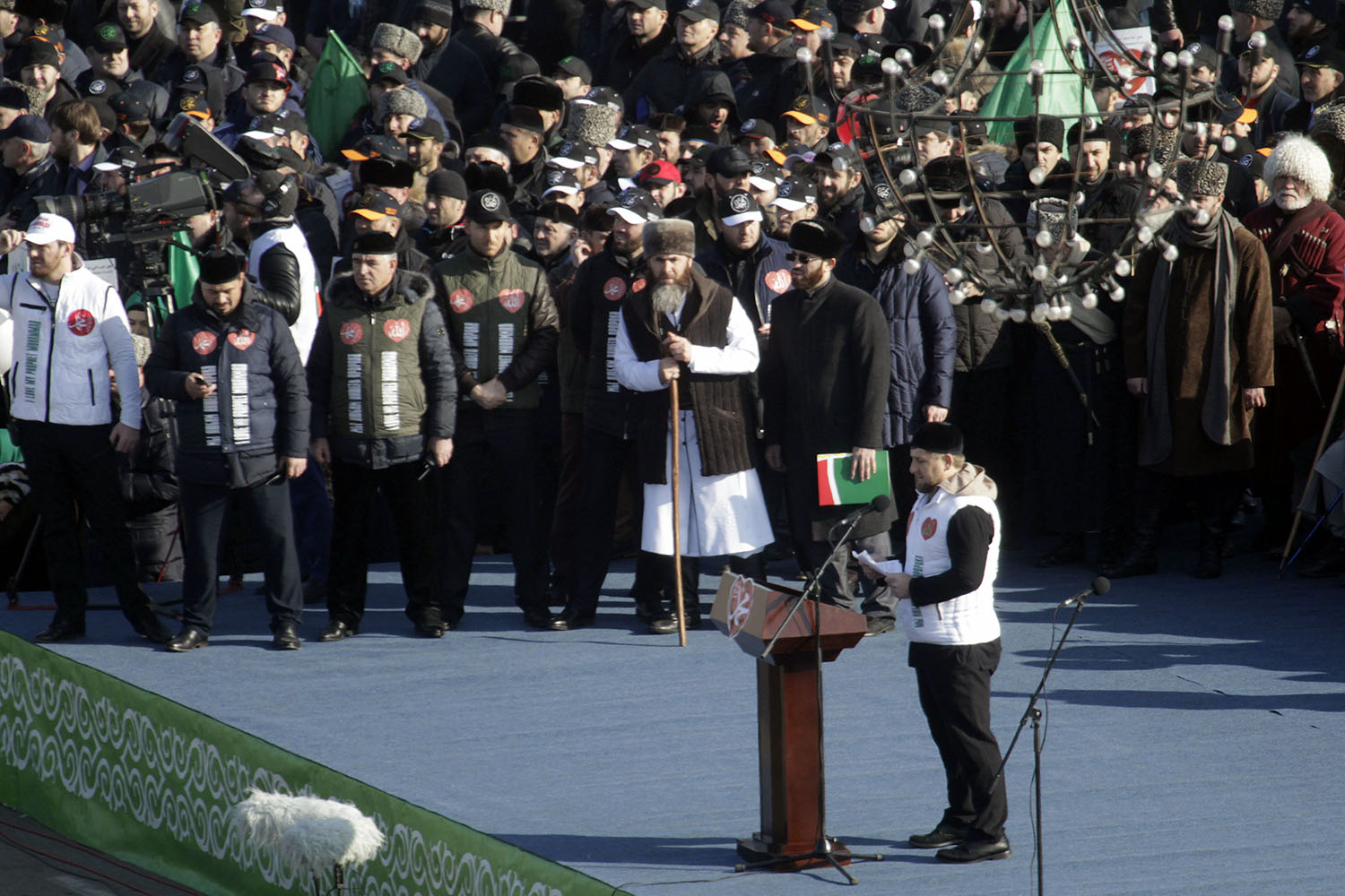 El líder de Chechenia exige a los hombres que impidan a sus esposas usar Whatsapp