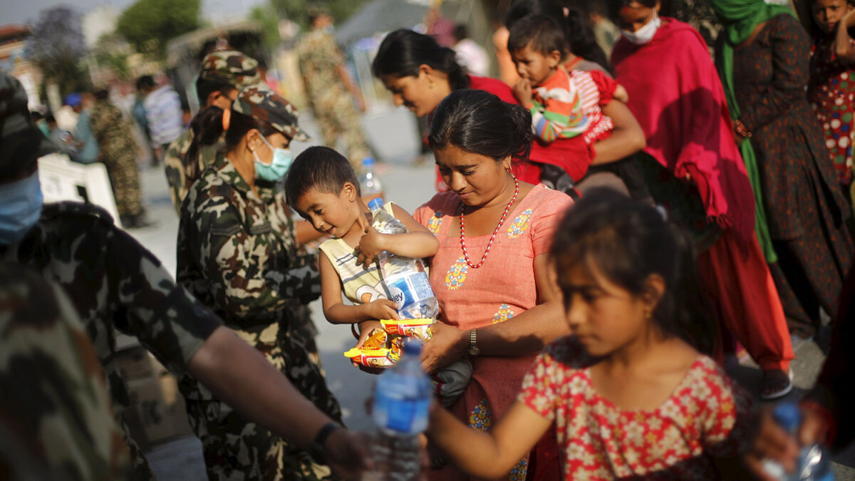 El terremoto deja sin educación a casi un millón de niños en Nepal