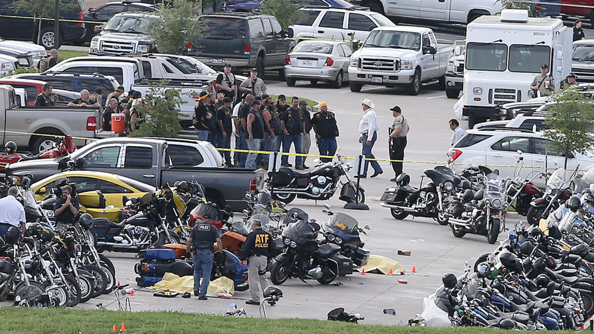 Arrestan a casi 200 personas tras tiroteo entre motorizados en Texas