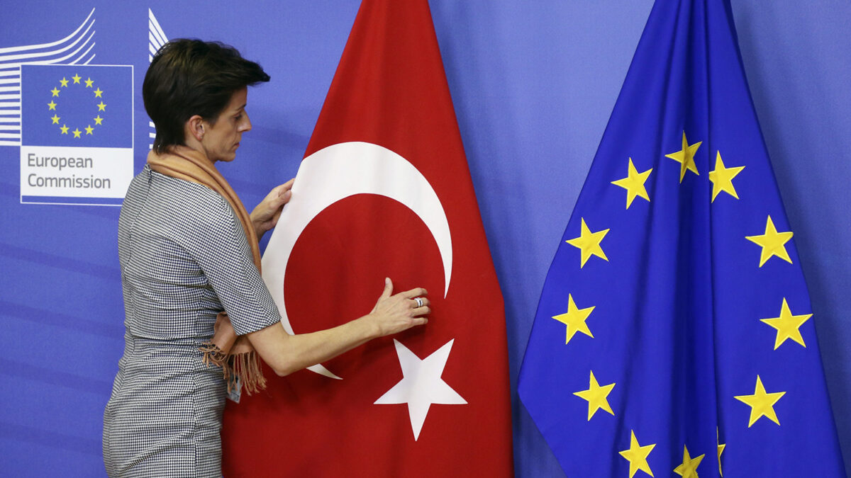 Turquía amenaza a la UE con cancelar los acuerdos de readmisión de inmigrantes indocumentados