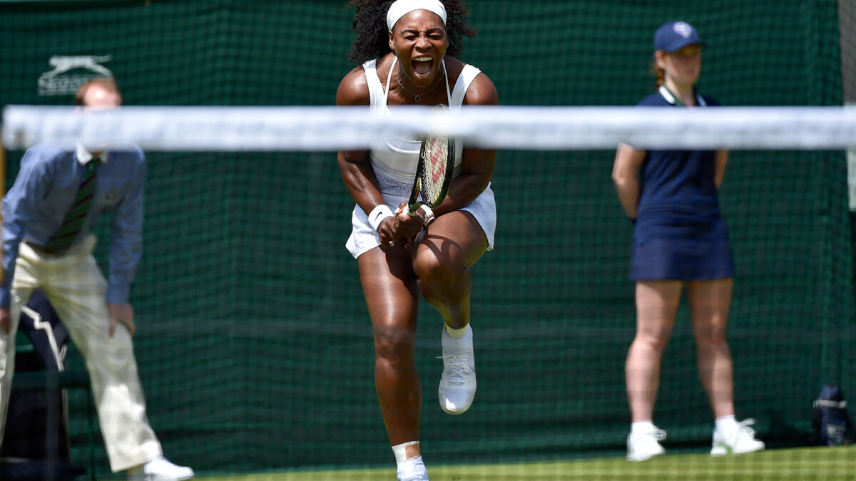 Serena Williams debuta arrollando a Gasparyan