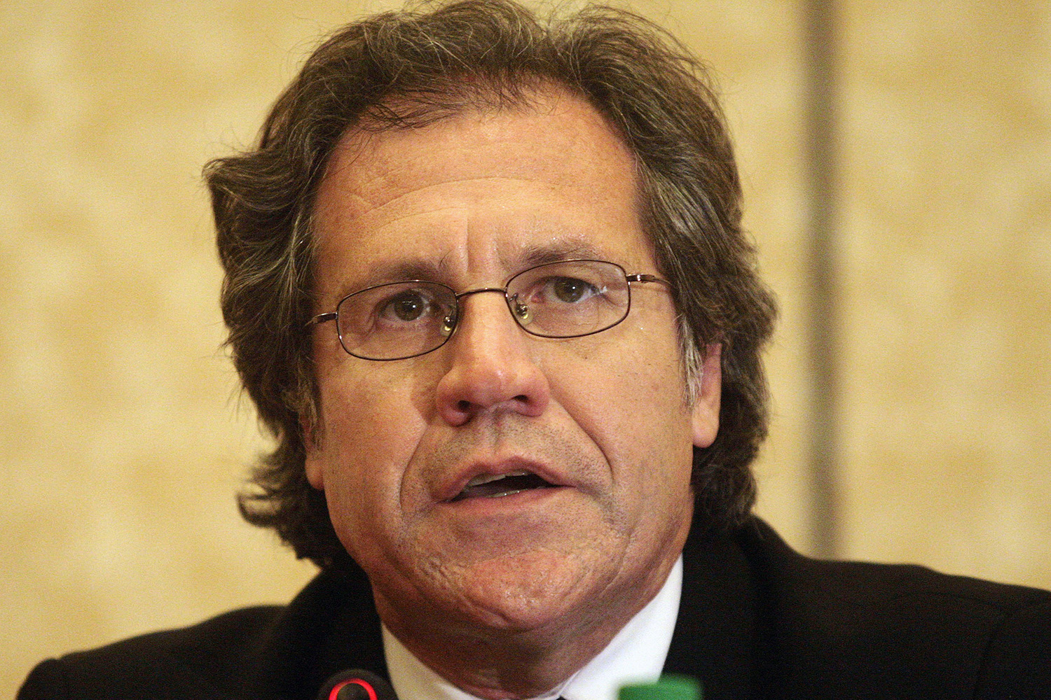 Luis Almagro ofrece la colaboración de la OEA para el diálogo entre Gobierno y oposición