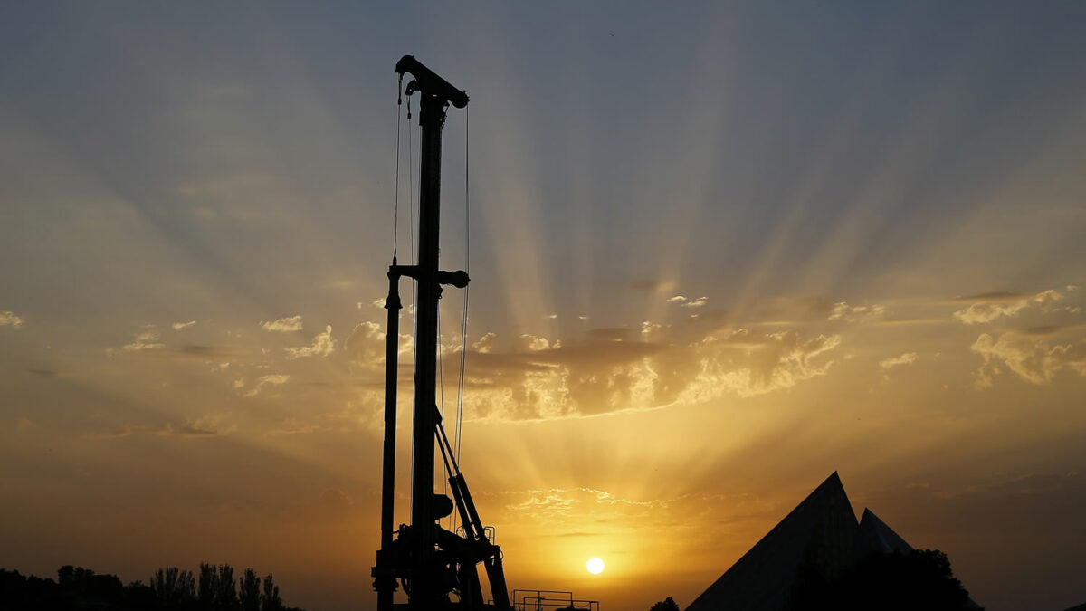 El nuevo estadio olímpico de Baku construido sobre un lago de petróleo