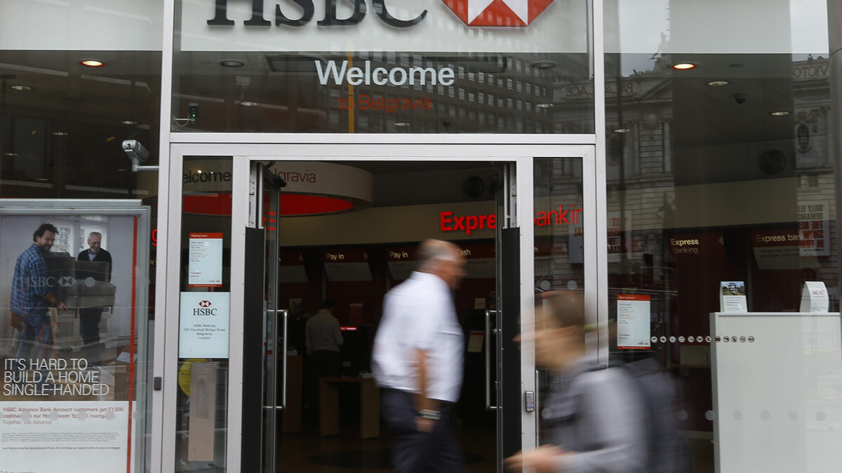 El HSBC reduce su plantilla eliminando 50.000 puestos de trabajo