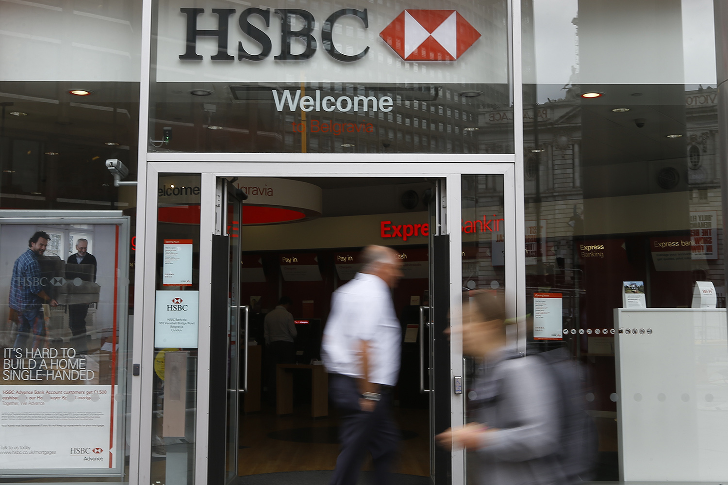 El HSBC reduce su plantilla eliminando 50.000 puestos de trabajo