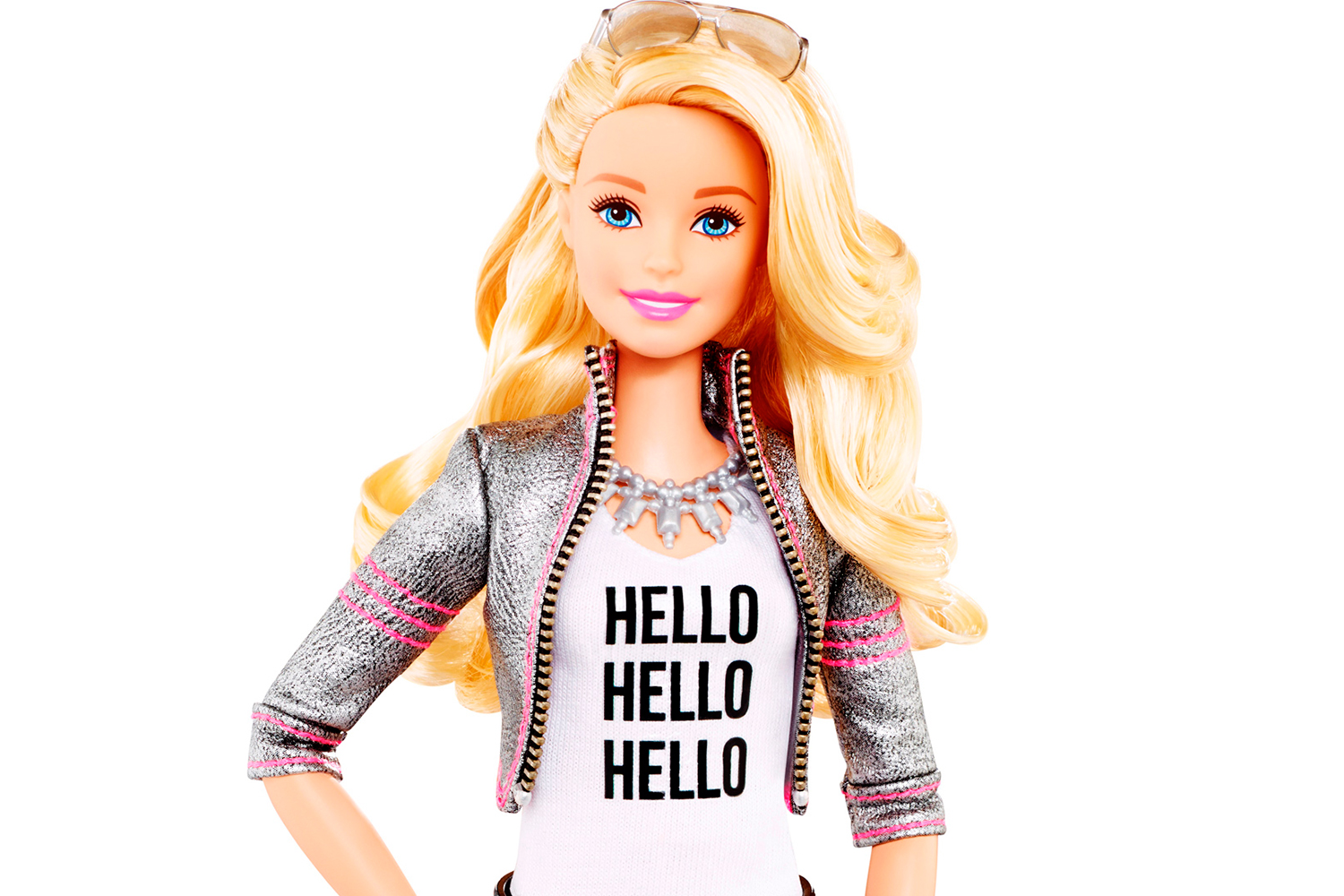 La llegada de la ciber-barbie convierte a la muñeca en una peligrosa arma de espionaje domestico