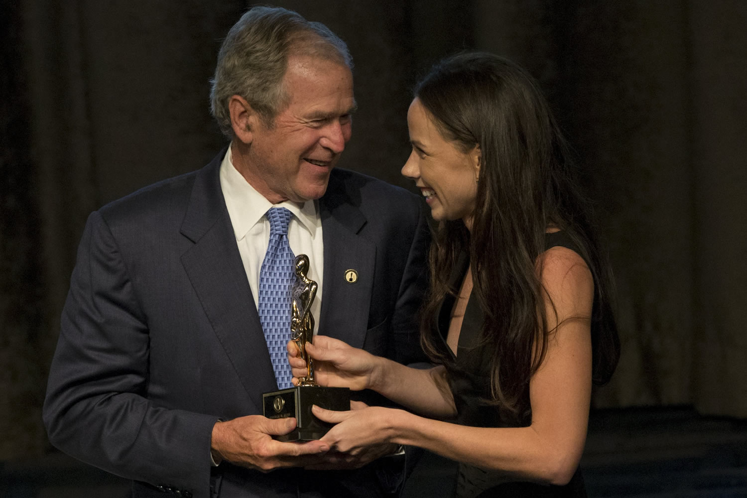 George W. Bush es el Padre del Año 2015: La paternidad me ayudó a dejar el alcohol