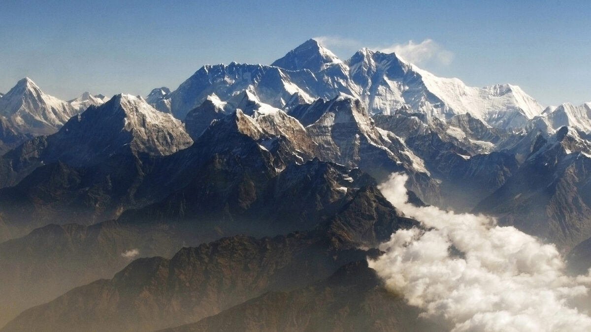 El Everest se desplazó 40 centímetros en 10 años
