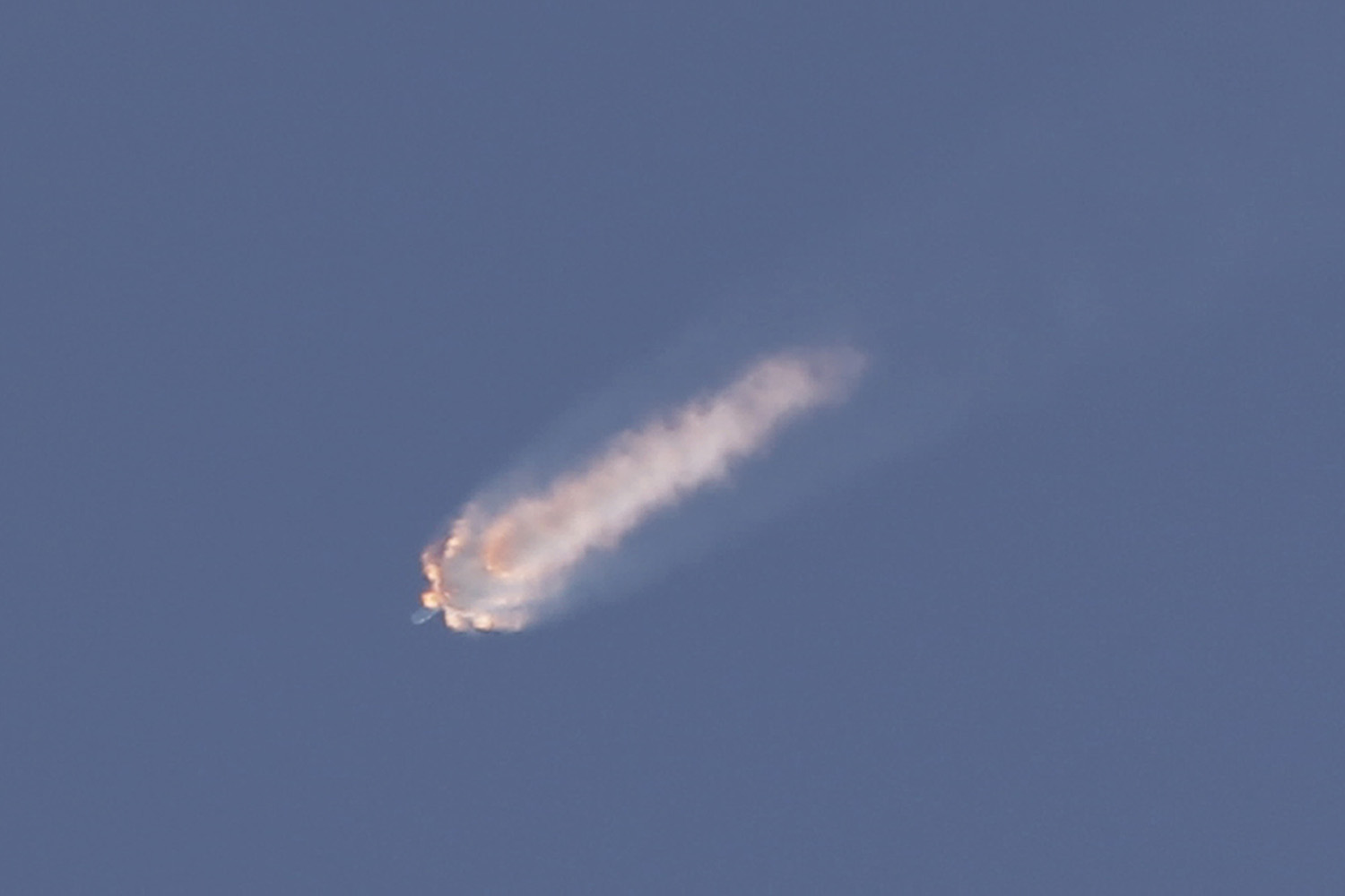 La NASA investiga las razones de la explosión del cohete SpaceX Falcon 9