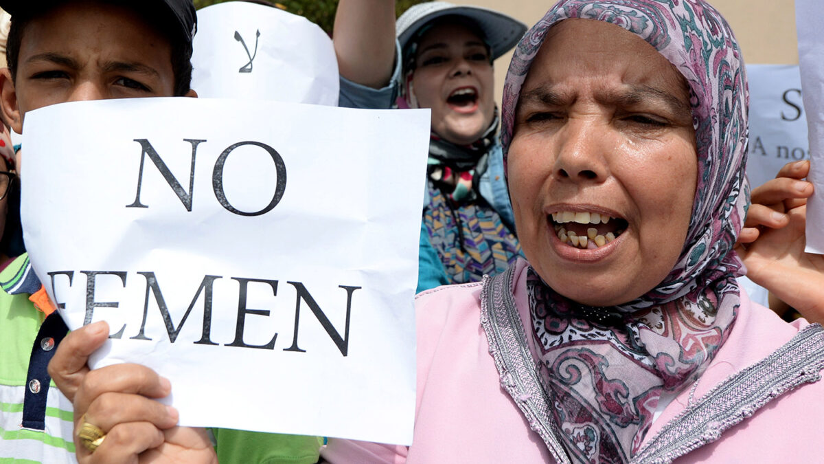 Más de 1.000 personas protestan contra Femen en Marruecos