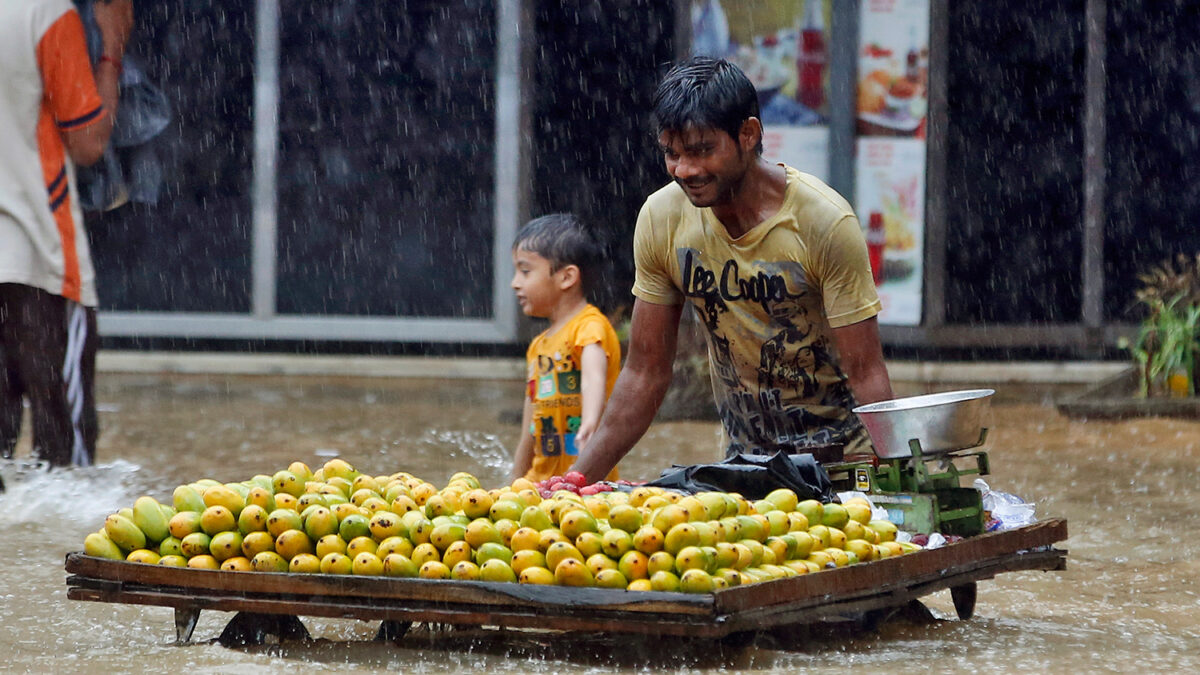 33 muertos y 8.700 afectados por las inundaciones en el oeste de la India