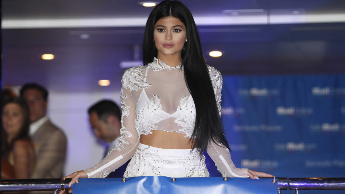 Kylie Jenner necesita hacerse 500 selfies antes de subir la foto a Instragram