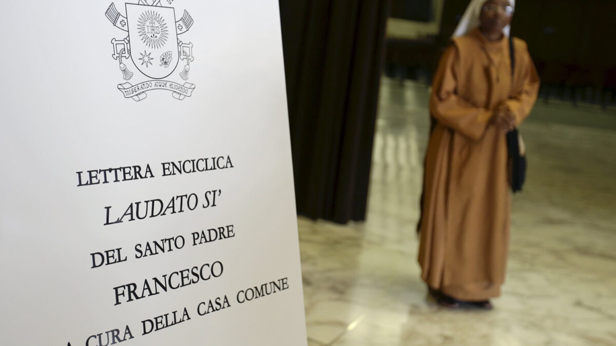 El Papa lanza su encíclica ecológica y pide que se escuche «el grito de la tierra y los pobres»