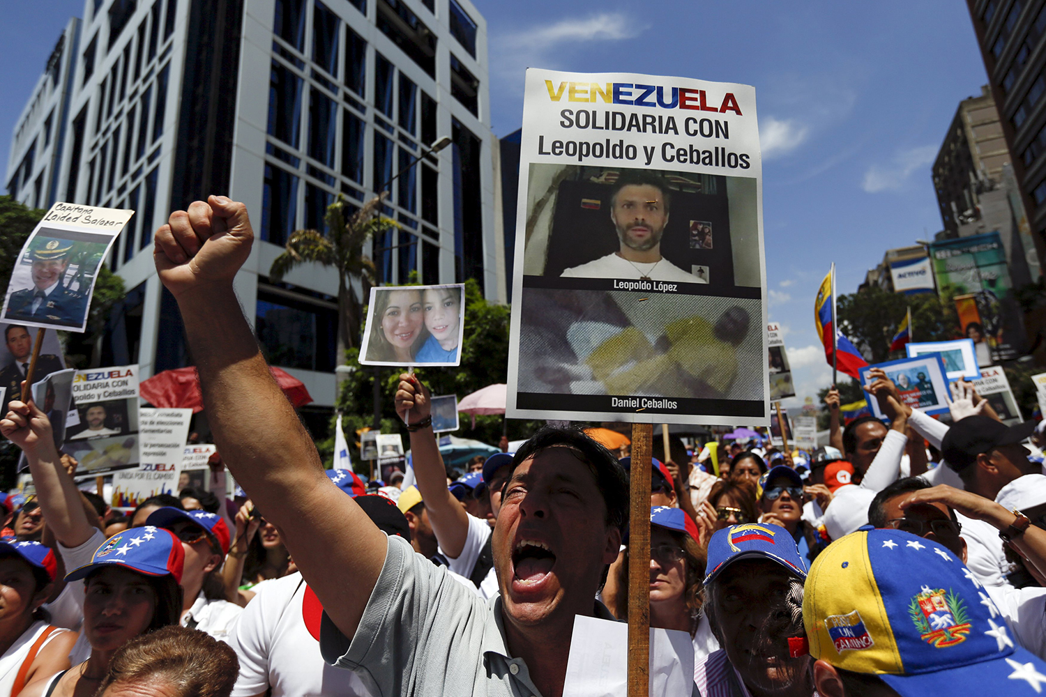 Leopoldo López arriesga su vida