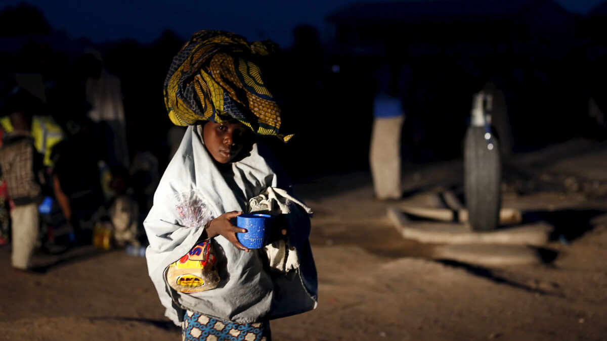 Niña de 16 liberada de Boko Haram es rechazada en su aldea por estar embarazada de un terrorista