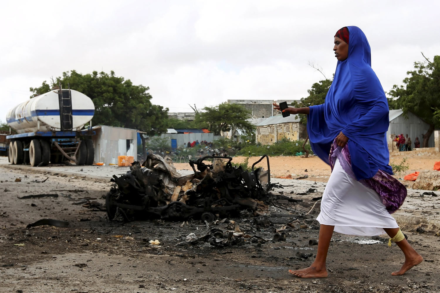 Coche bomba del Al Sahbaab en Mogadiscio contra entrenadores militares de Emiratos Árabes Unidos