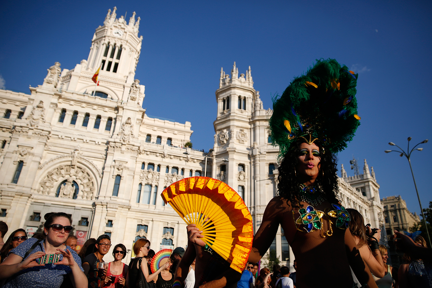 La bandera del orgullo gay ondeará en el Ayuntamiento de Madrid durante la semana de Madrid Orgullo