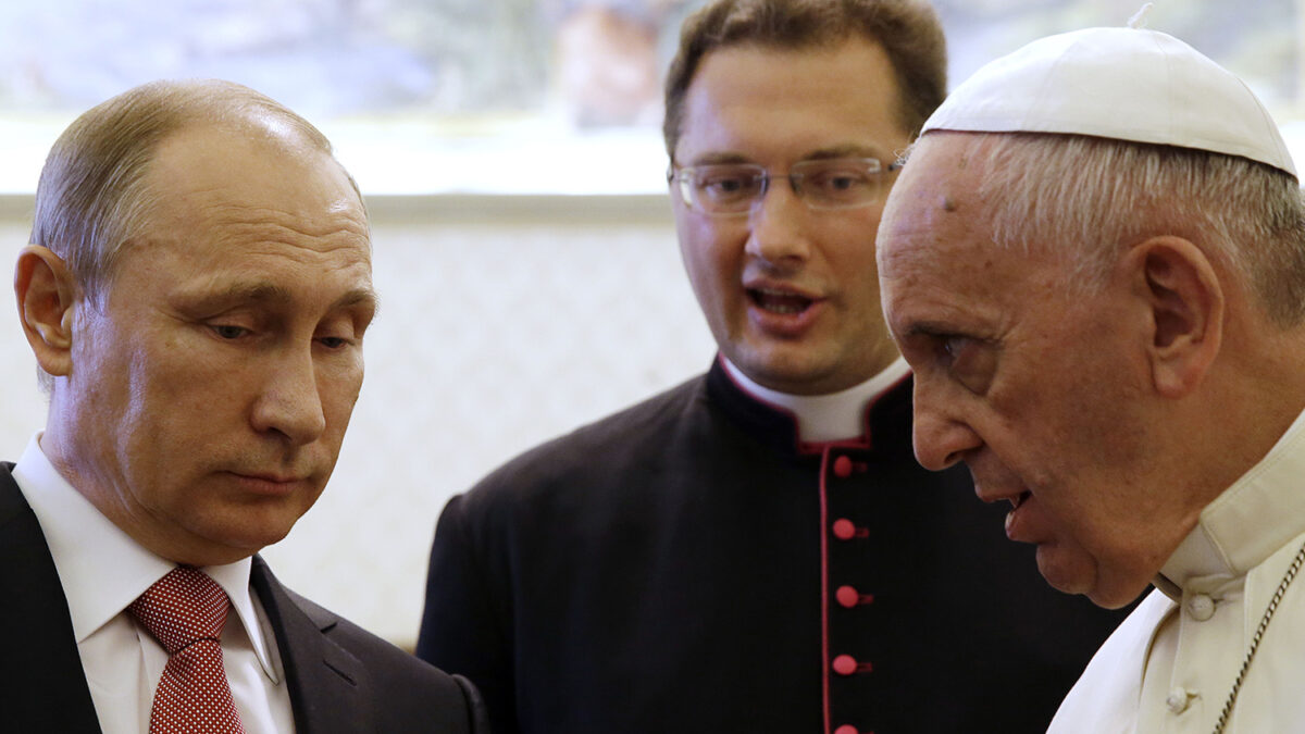 El Papa y Vladimir Putin conversaron del conflicto en Ucrania