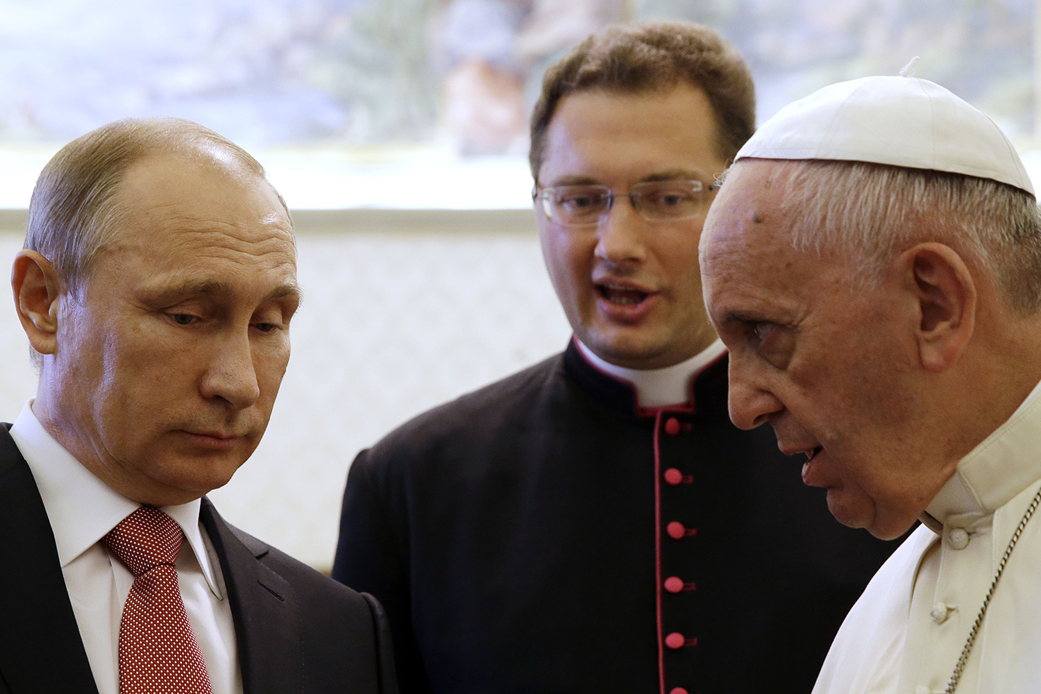 El Papa y Vladimir Putin conversaron del conflicto en Ucrania
