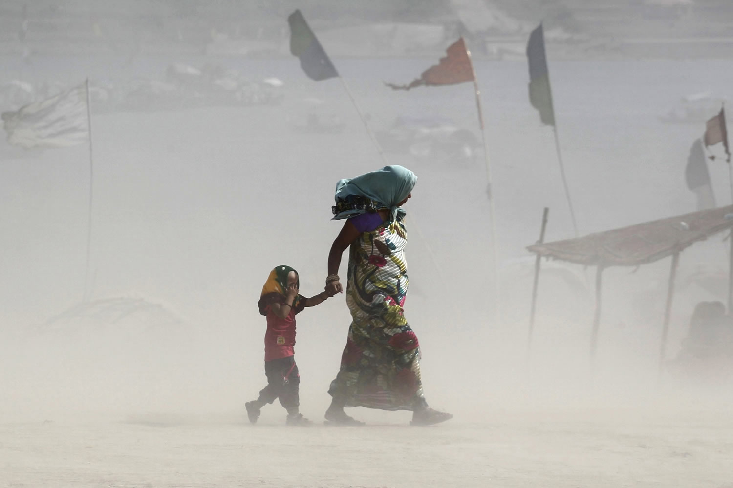 1800 muertos por semana: India espera que la asfixiante ola de calor traiga las lluvias monzónicas