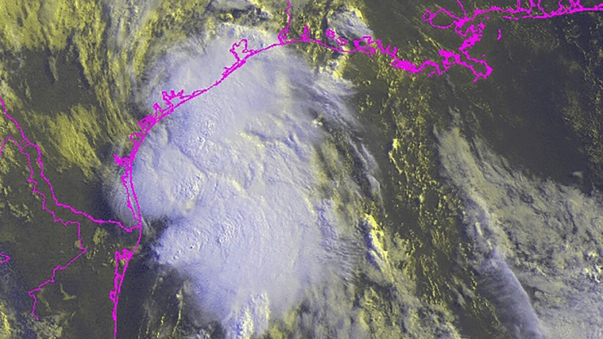 Texas en alerta por la llegada de una tormenta tropical