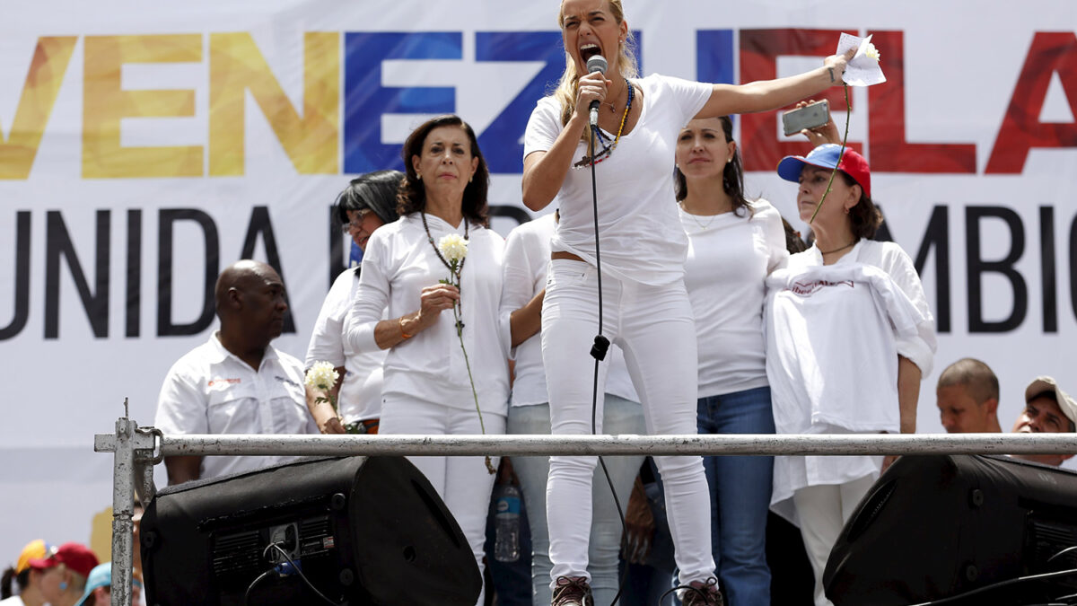 Miles de venezolanos exigen la libertad de los opositores presos