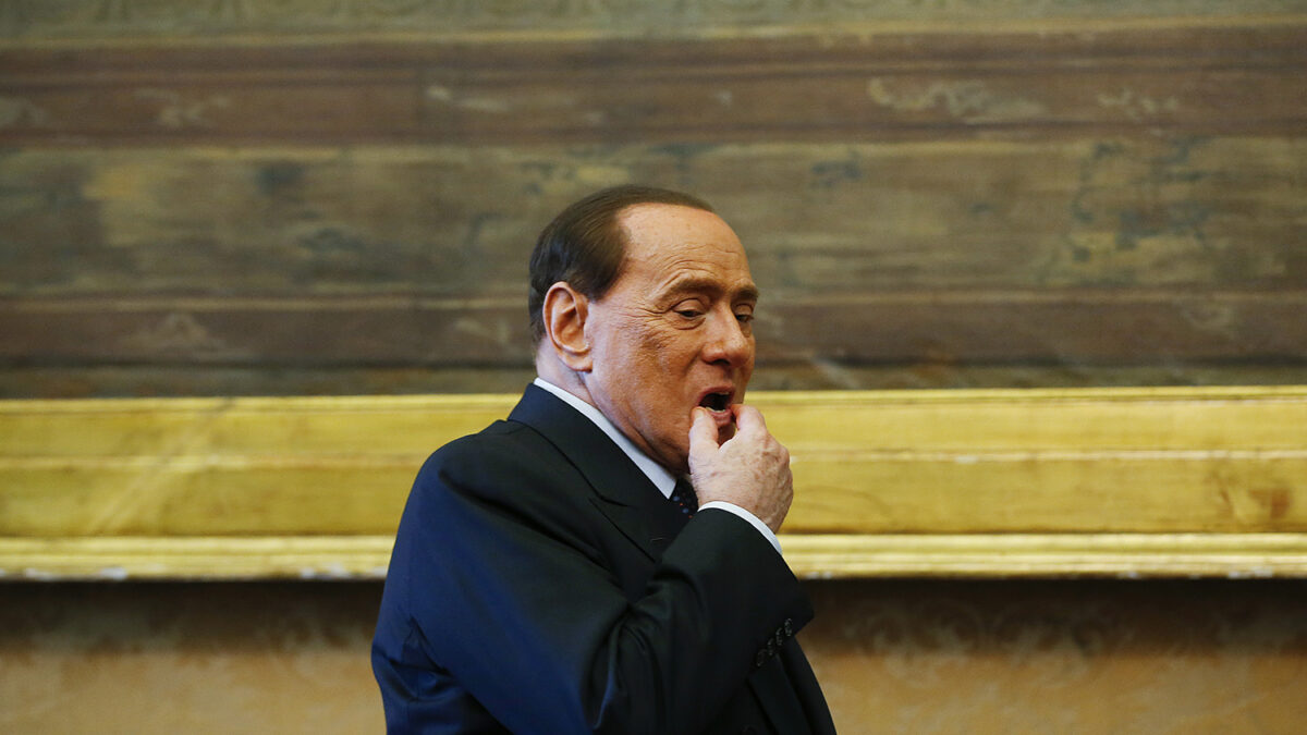 La Fiscalía de Milán cree que Berlusconi compró a 21 chicas