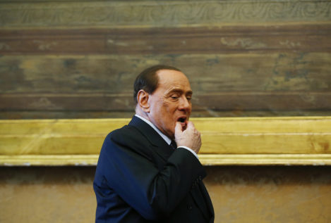 La Fiscalía de Milán cree que Berlusconi compró a 21 chicas