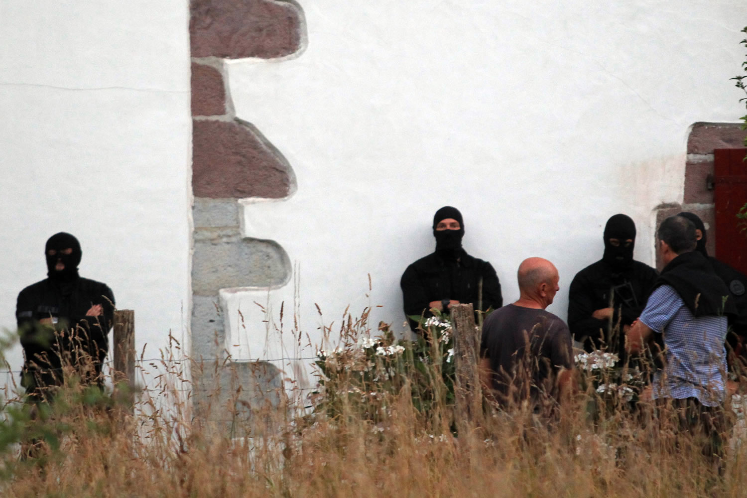 Importante operación contra la banda terrorista ETA: cuatro presuntos miembros detenidos en Francia