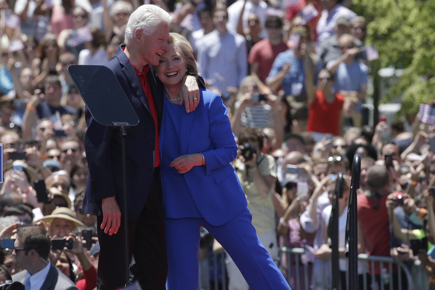 Los fondos recaudados para el inicio de la campaña de Hillary Clinton marcan un récord