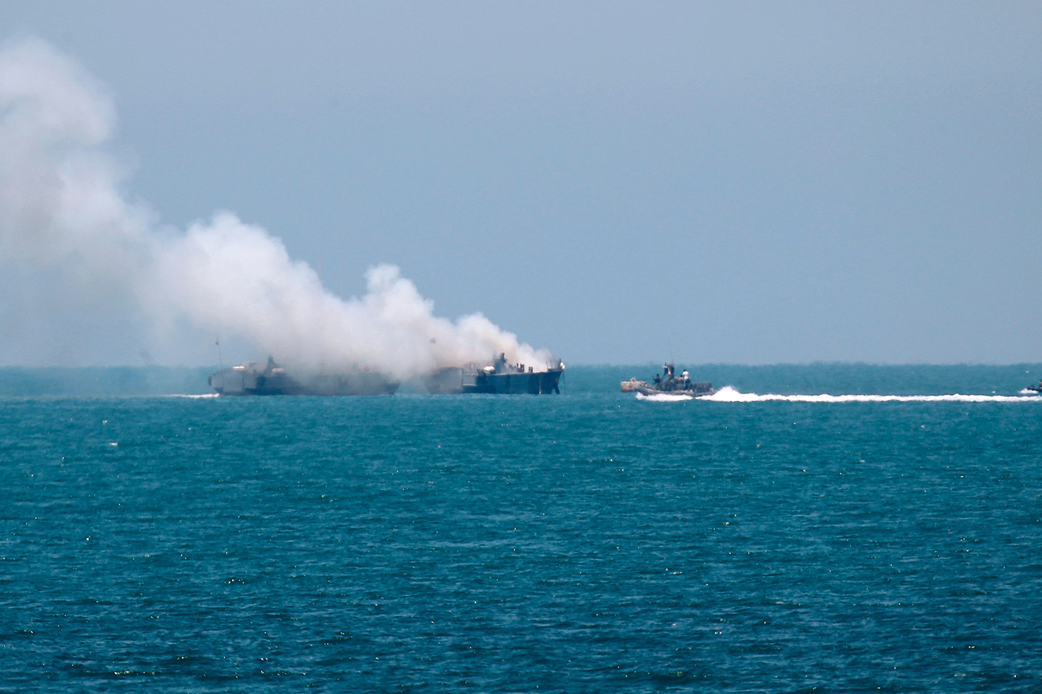 El Estado Islámico cruza otra línea roja: lanza un misil a un barco egipcio y lo hunde