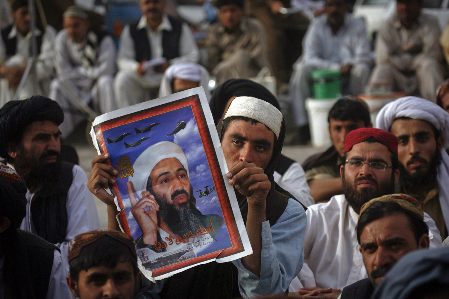 Nueva polémica sobre Bin Laden: ex jefe de inteligente paquistaní dice que murió en 2005