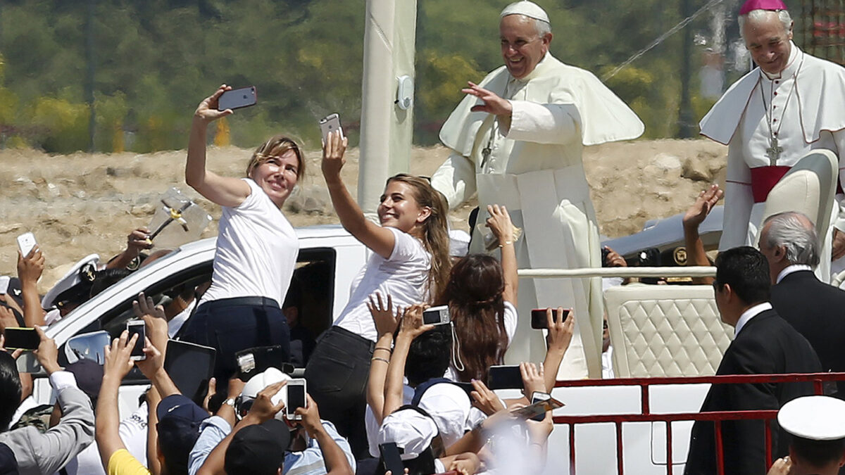 Unos 600.000 fieles asisten bajo un sol abrasador a la misa del Papa en Guayaquil