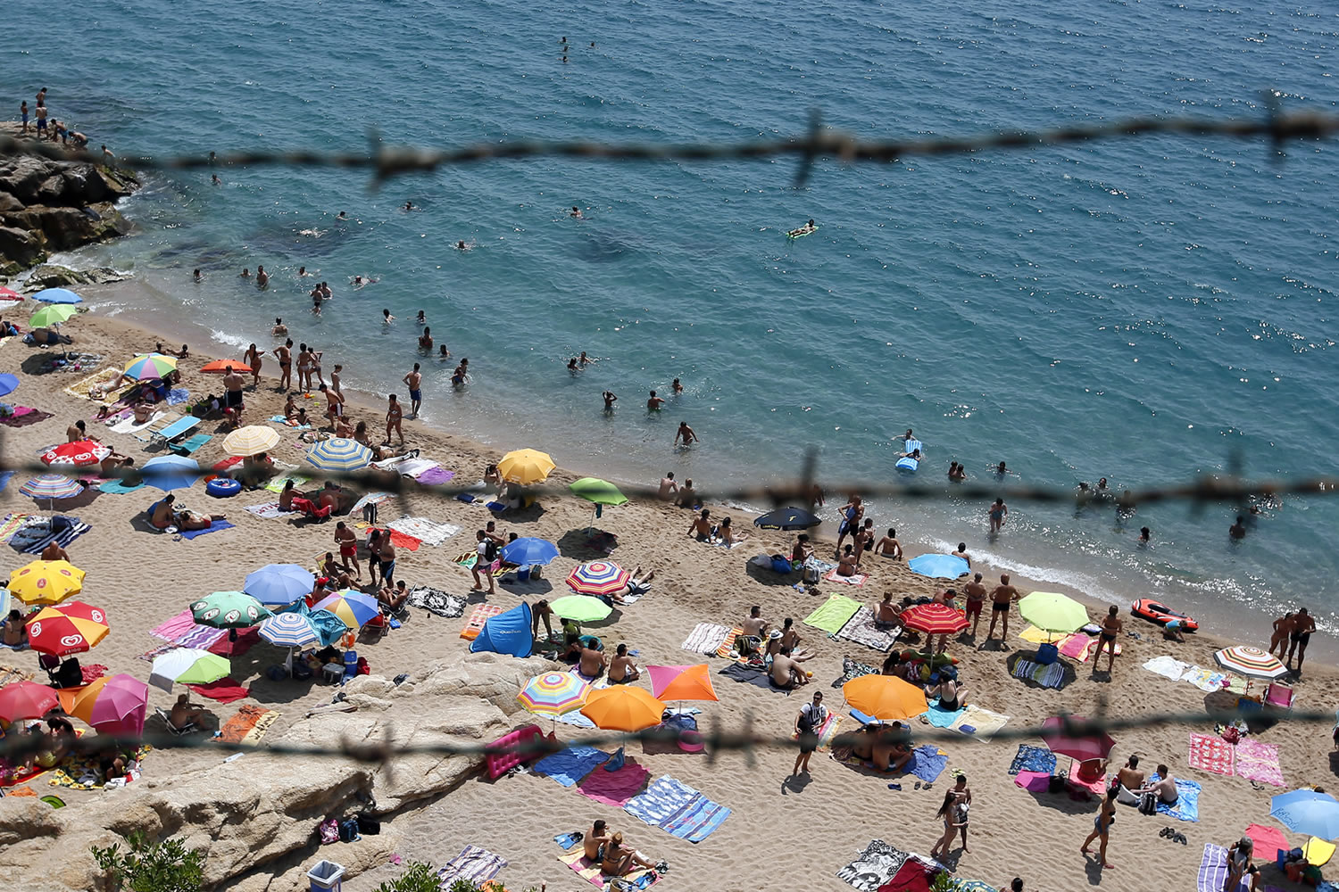 Interior teme un ataque islamista por mar en playas españolas y despliega patrullas armadas