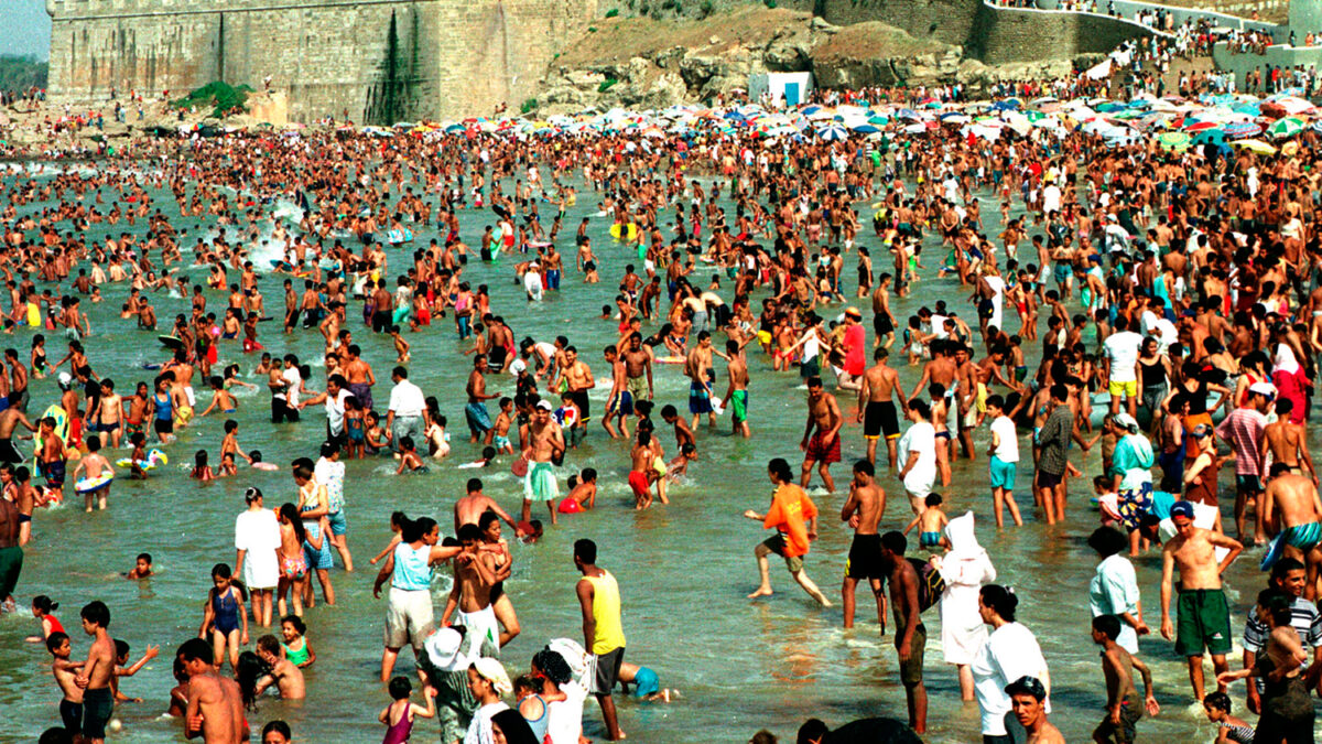 Doce jóvenes armados con machetes y espadas asaltan una playa de Rabat hiriendo a varios bañistas