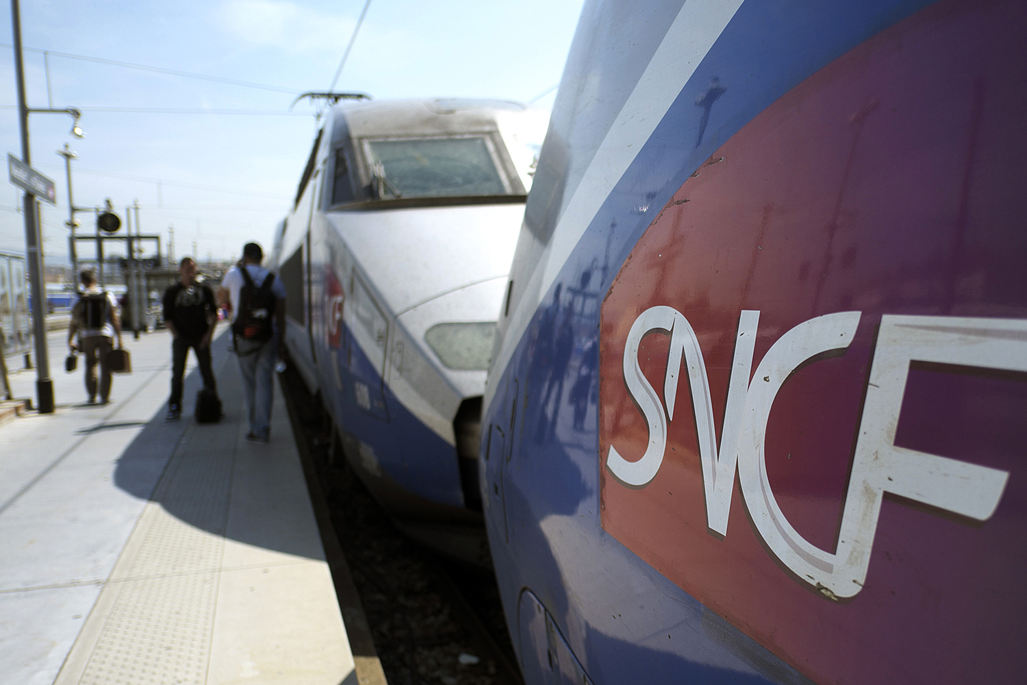 Francia fabrica trenes que no caben por los túneles de su red ferroviaria