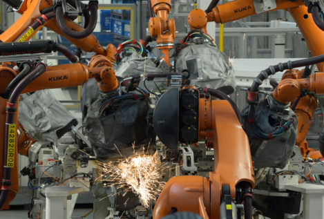 Un robot mata a un empleado en una fábrica de automóviles