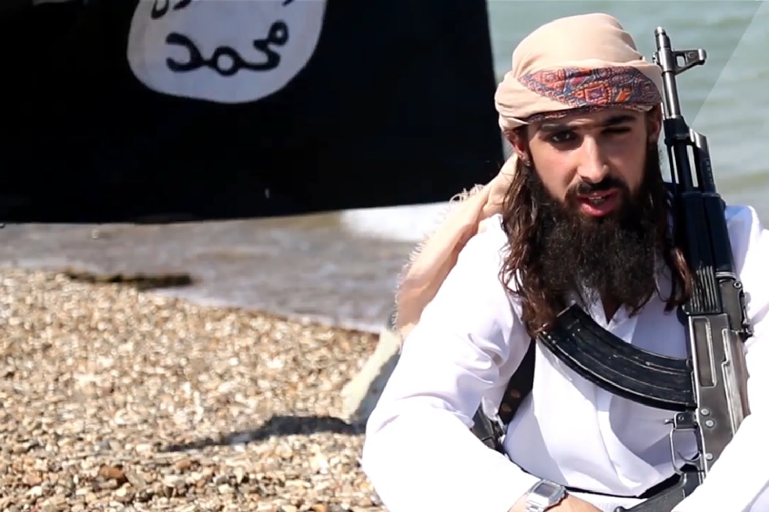 El yihadista francés se inmola y lanza un vídeo póstumo en el que se aparece en el desierto