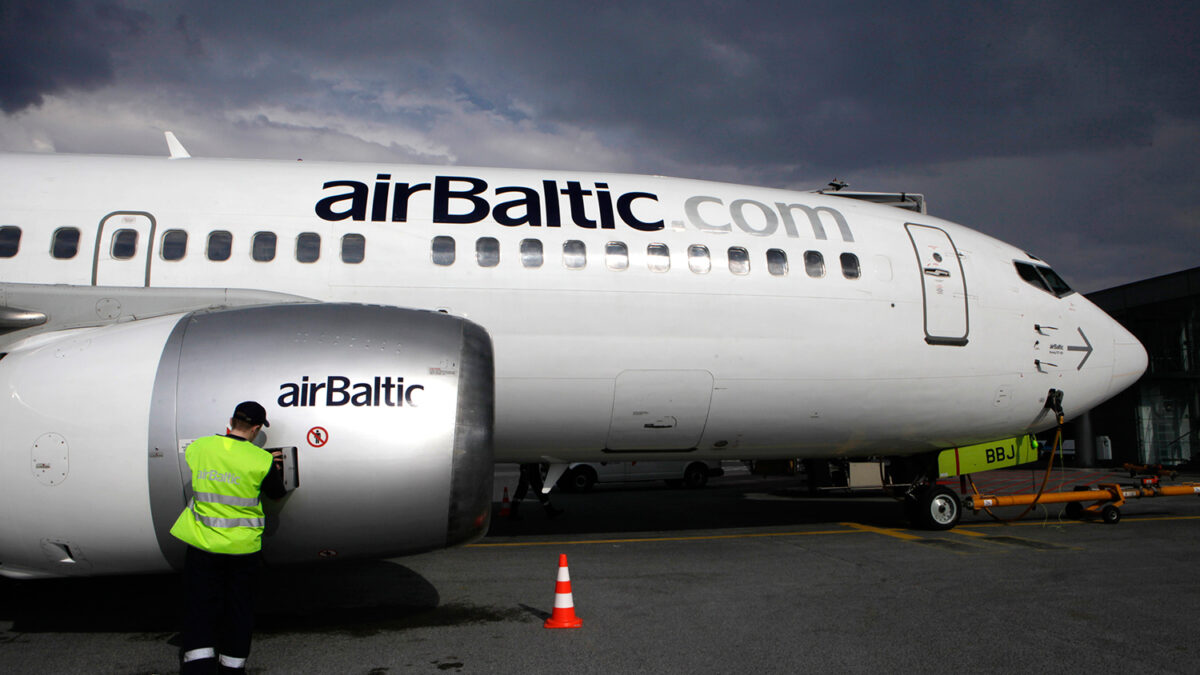 Detienen a la tripulación de un avión de Air Baltic por estar borracha antes de volar