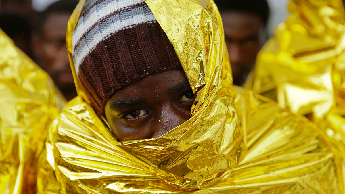 Naufraga un barco con 700 inmigrantes cerca de las costas de Libia