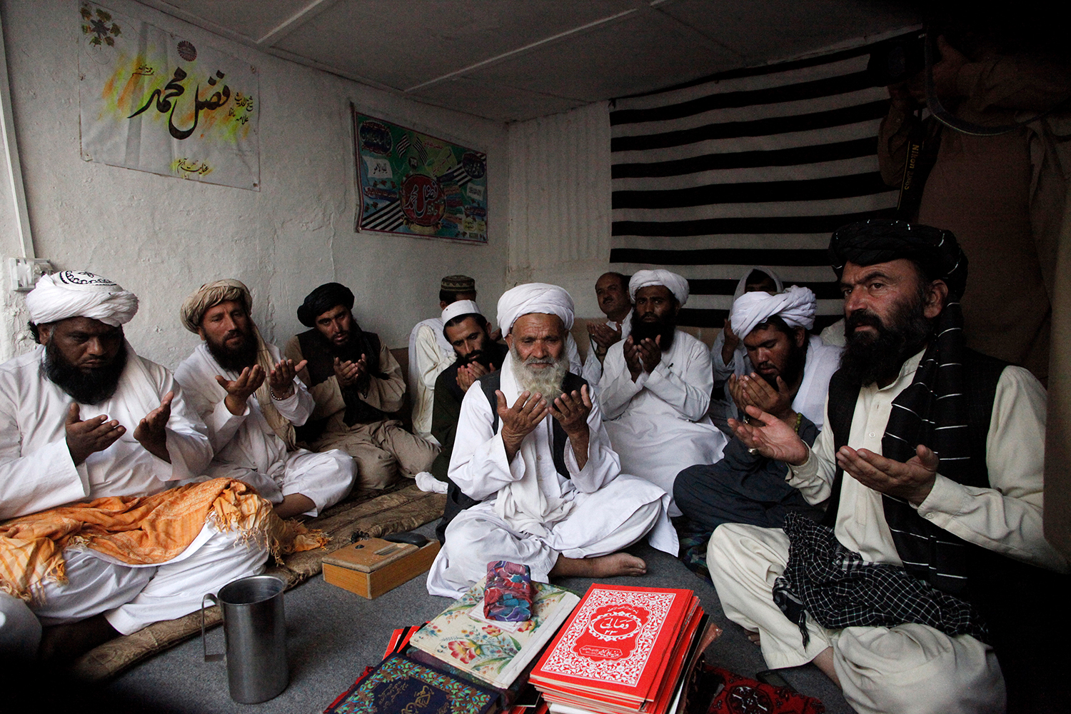 El Consejo Supremo talibán confirma las divisiones internas con el rechazo al nuevo líder