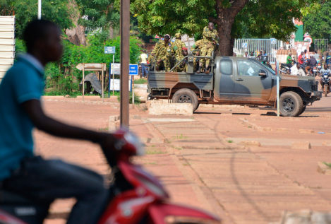 Golpe de Estado en Burkina Faso: el Ejército toma el poder y suspende la transición a la democracia